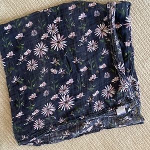 Little Unicorn Dahlia Muslim Blanket